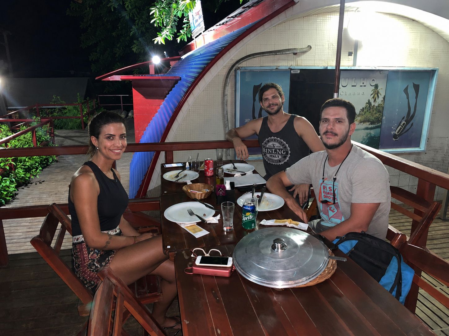 Carolina Melo, Renan Jorge et Danilo Dirê — fondateurs d’EmNoronha